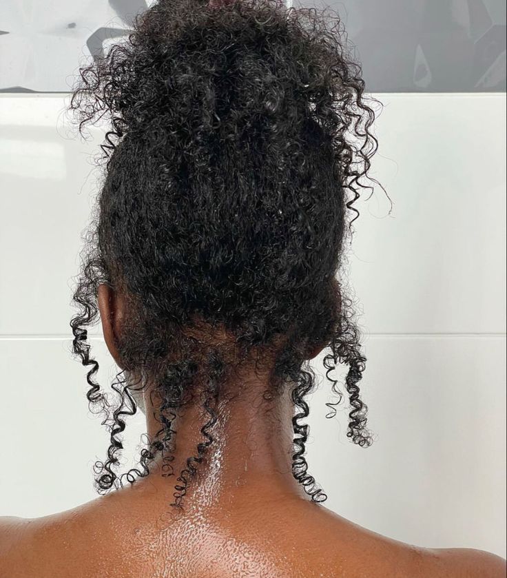 Texture du cheveux frises de Michoune