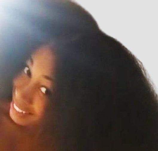 Zoom texture cheveux crepus de Chloe