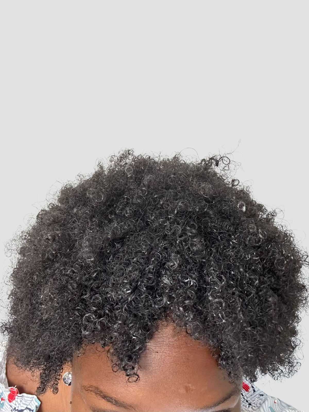 Zoom sur la texture des cheveux crépus de Laurane