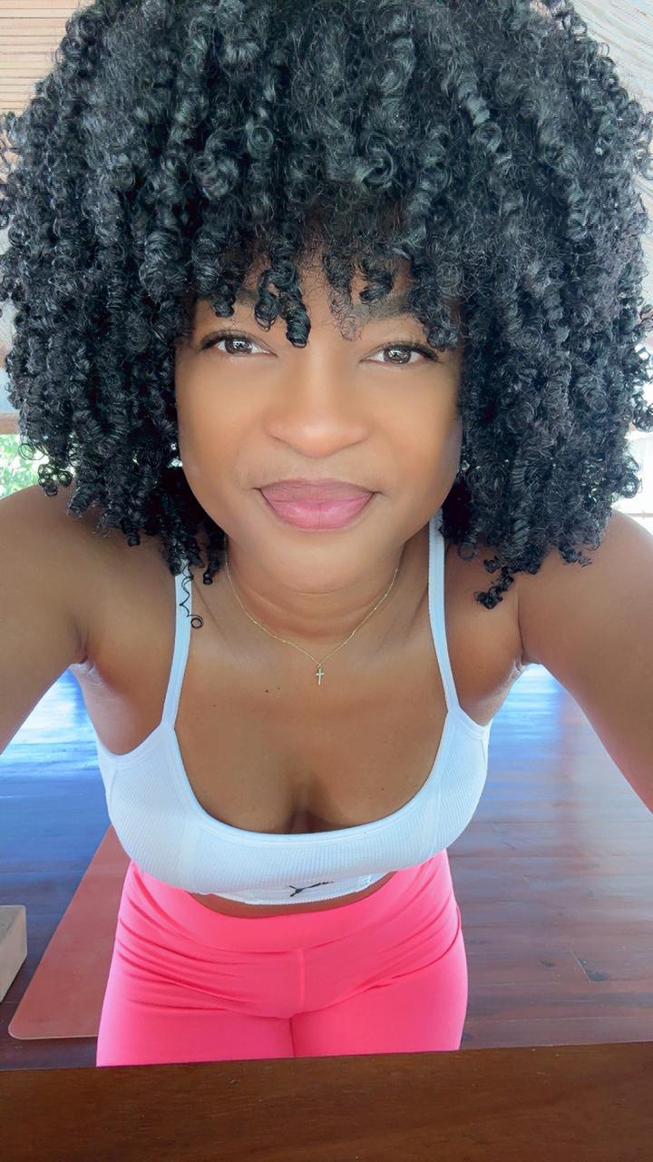 Routine cheveux frisés de Priscillia
