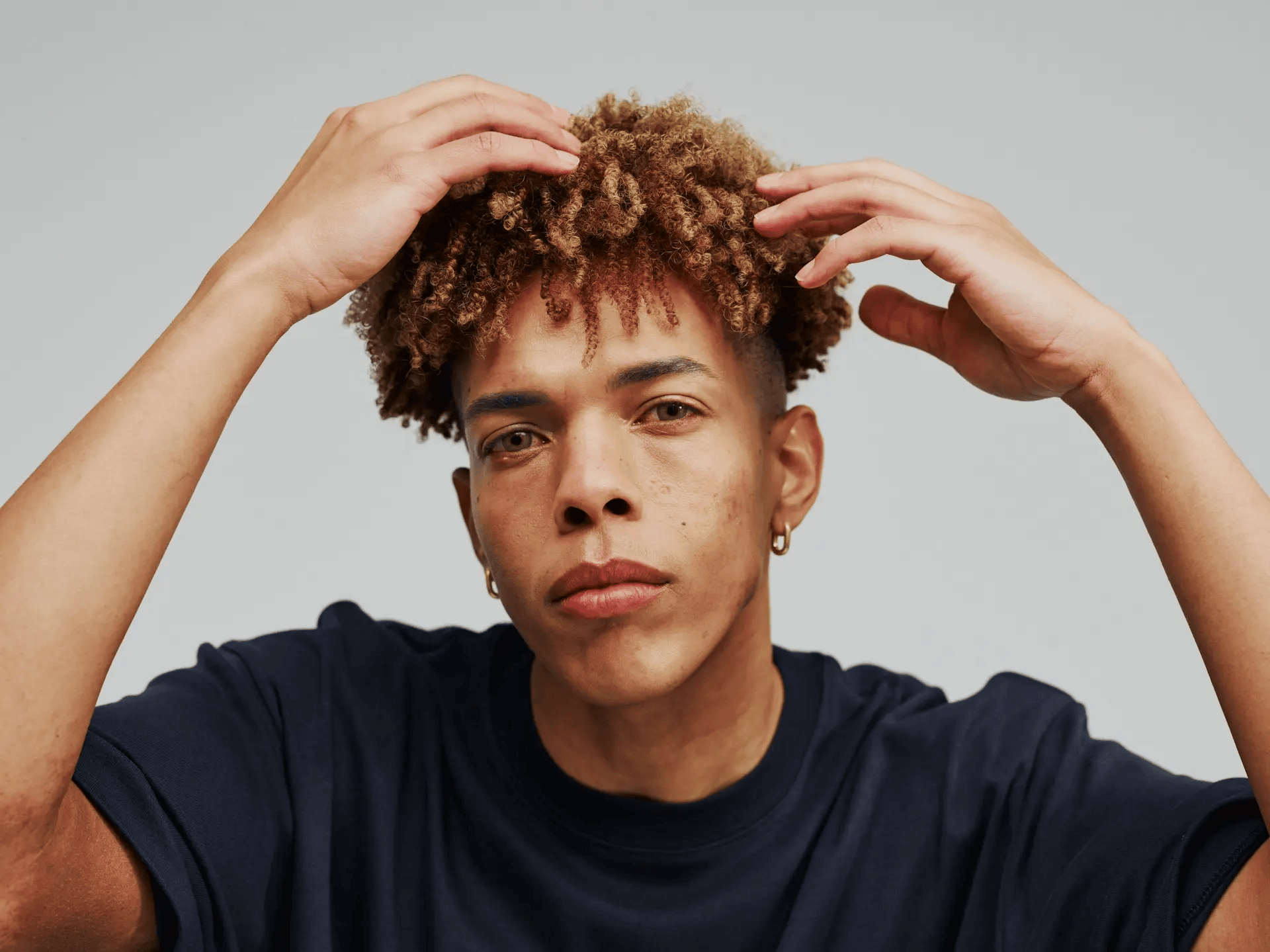 Les erreurs à éviter pour un soin idéal des cheveux crépus